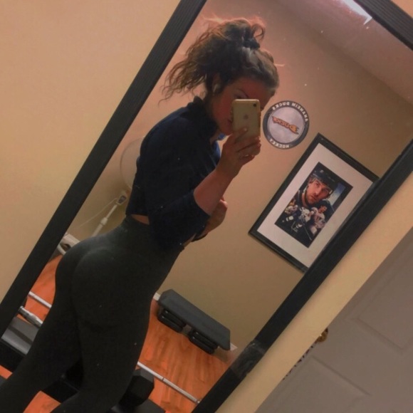 Meet your Posher, Miranda - Picture 2 of 3